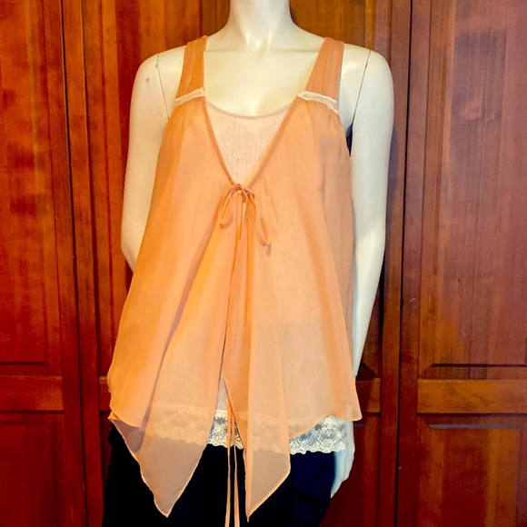 Robbi & Nikki Layered Tank Top - Picture 2 of 8
